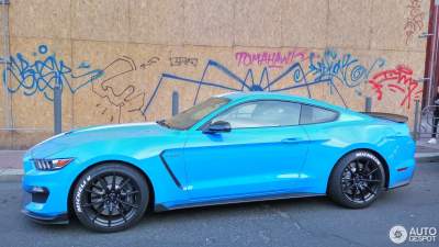 В Киеве видели заряженный спорткар Ford Mustang Shelby