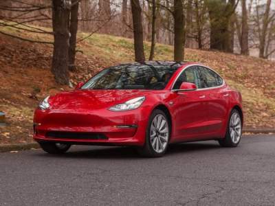 Владельцы электромобилей Tesla могут лишиться государственных льгот